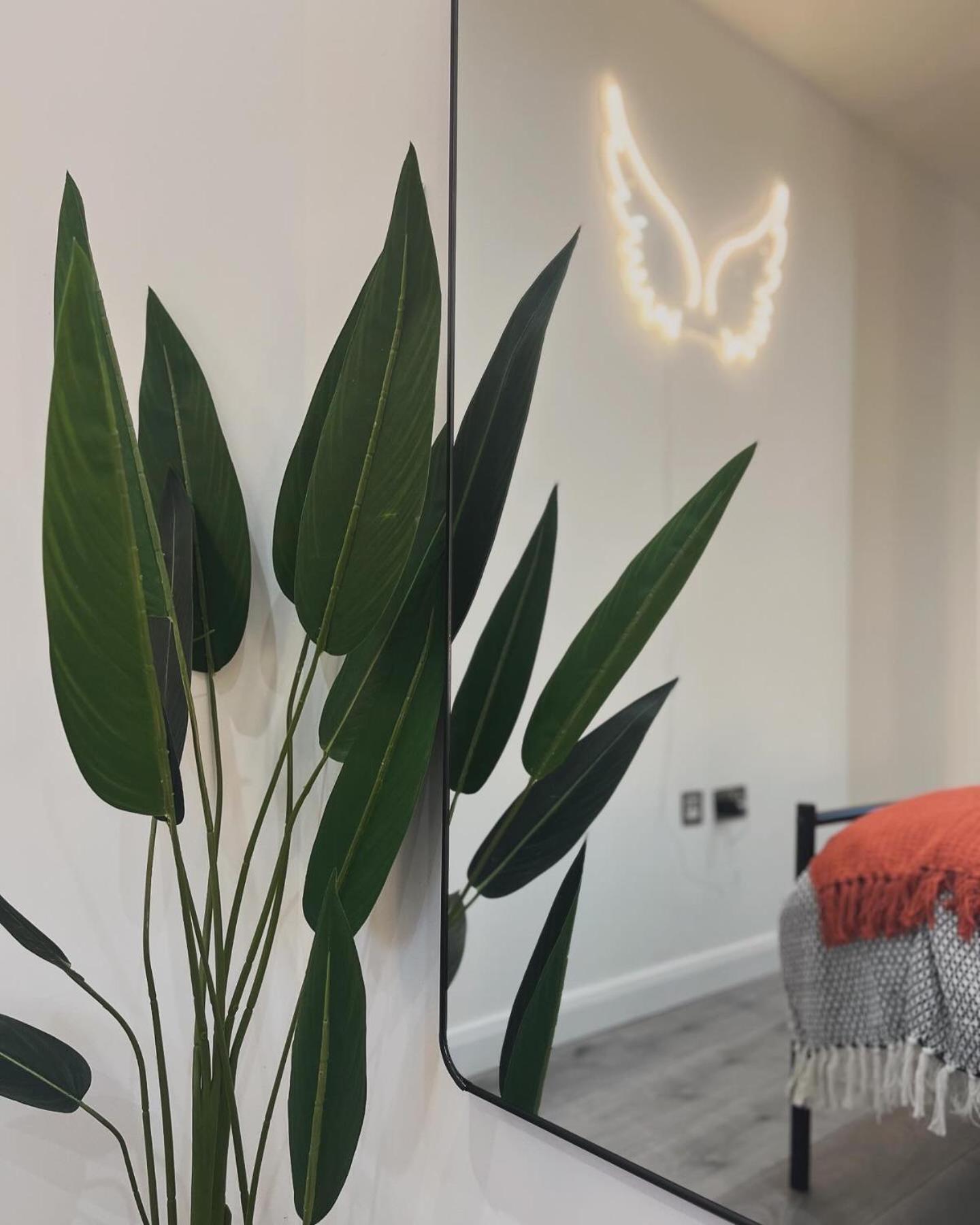 Cozy City Centre Double Suite - Free Gym! Apartment